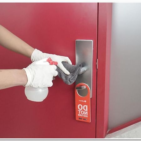 Reddoorz Near Gubeng Station Otel Surabaya Dış mekan fotoğraf