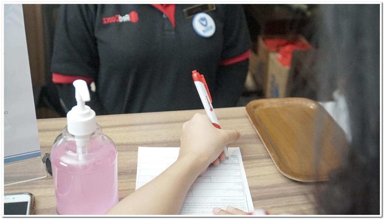 Reddoorz Near Gubeng Station Otel Surabaya Dış mekan fotoğraf