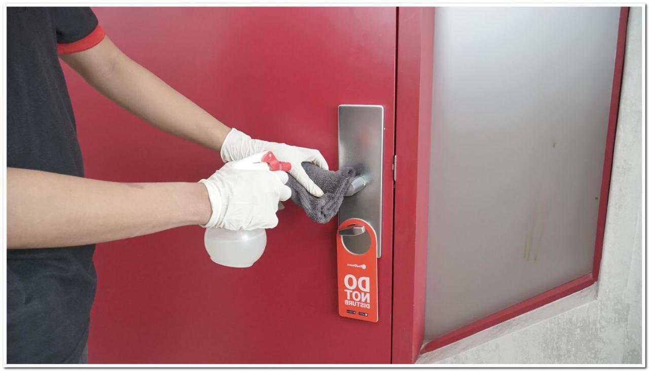 Reddoorz Near Gubeng Station Otel Surabaya Dış mekan fotoğraf