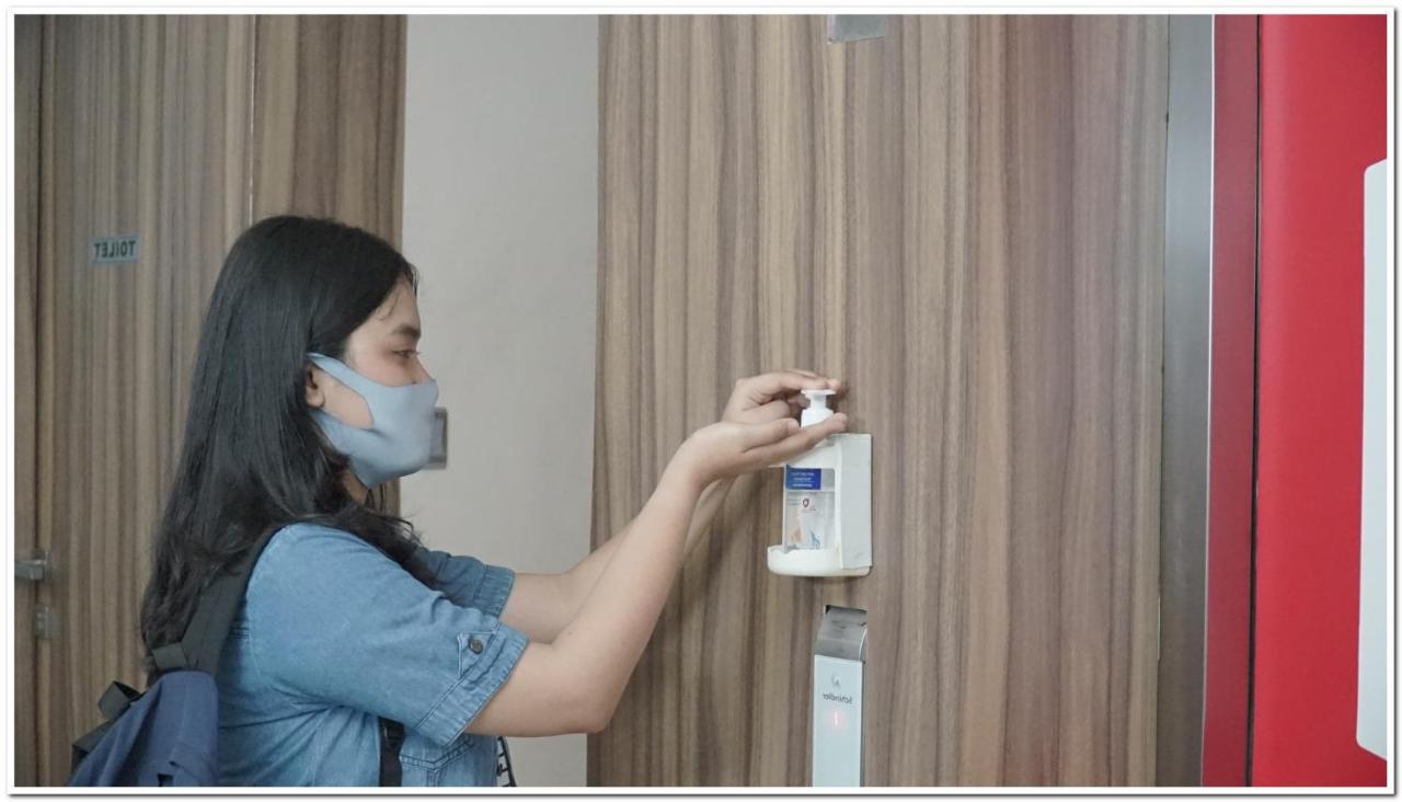 Reddoorz Near Gubeng Station Otel Surabaya Dış mekan fotoğraf
