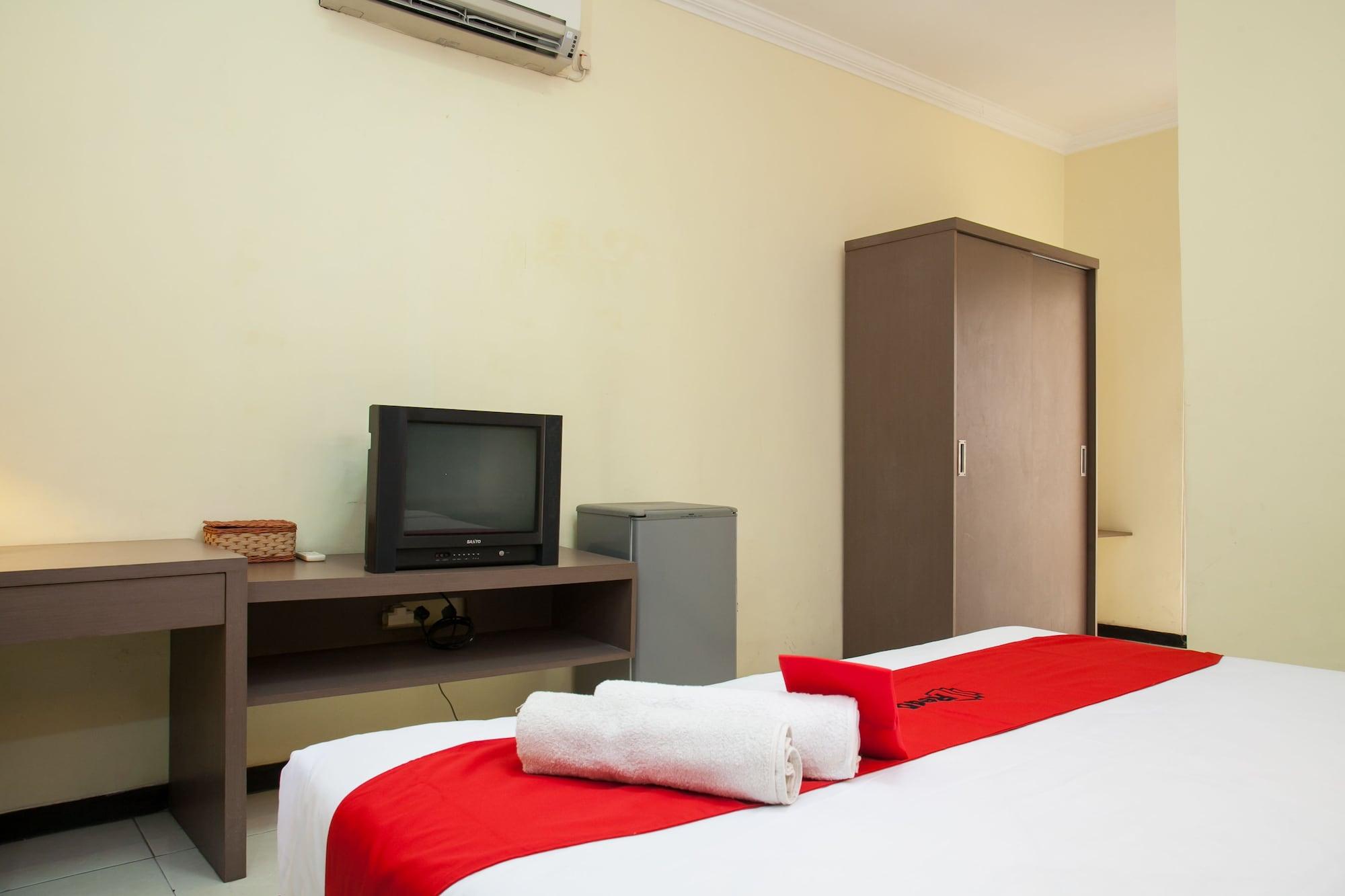 Reddoorz Near Gubeng Station Otel Surabaya Dış mekan fotoğraf